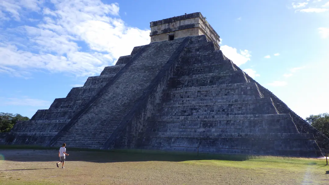 Photo du temple principal de Chichen Itza à Valladolid au Mexique, Yucatán