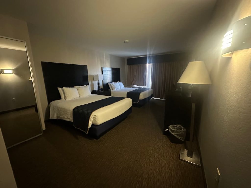 Photo d'une chambre familiale avec 2 grands lits au Day's Inn & Suite by Whydam à Page, Arizona