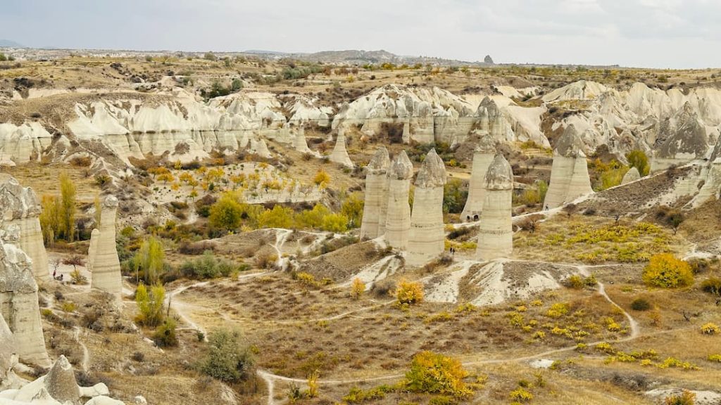 Forme phallique de la Love Valley, prises du haut de la vallée, Cappadoce, Turquie