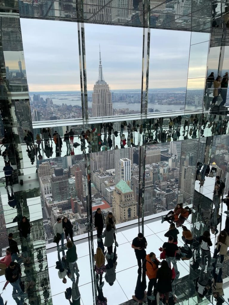 Photo de la salle vitrée du Summit One Vanderbilt, New York