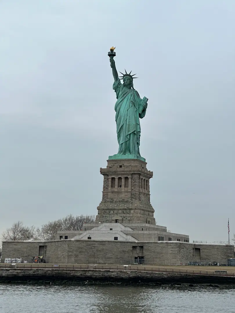 Photo prise du ferry de la Statue de la Liberté à New York