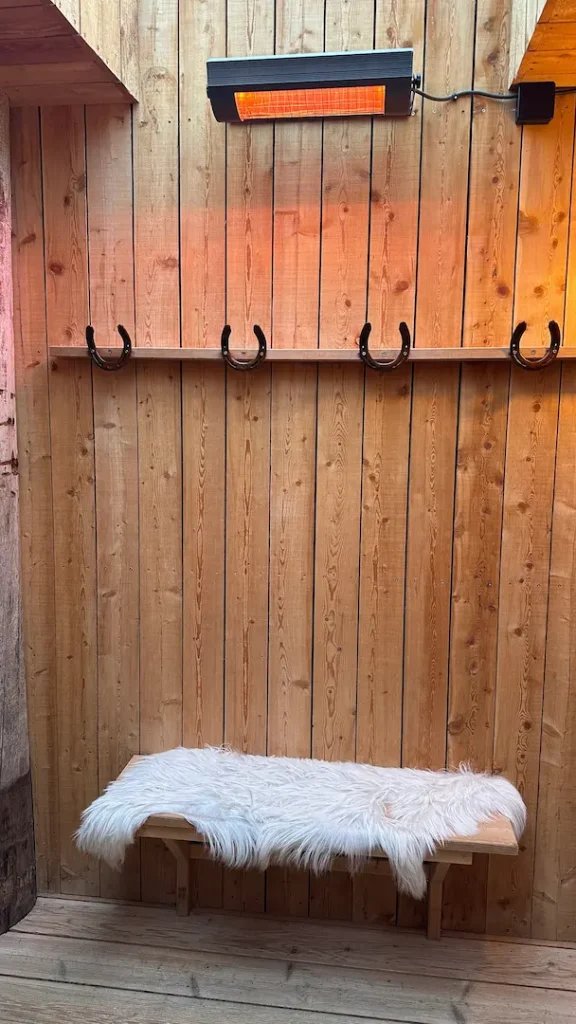 Vestiaire de Húsafell Canyon Baths, dans le Cercle d'Argent en Islande