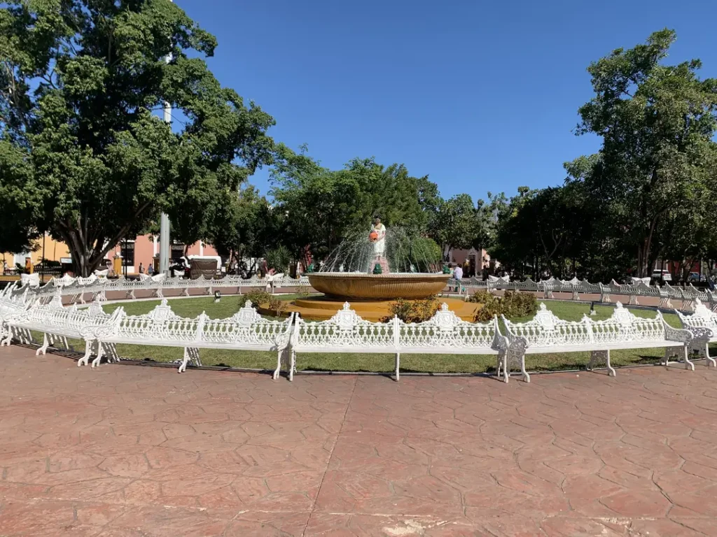 El Parque visité par une mère et son ado à Valladolid au Mexique