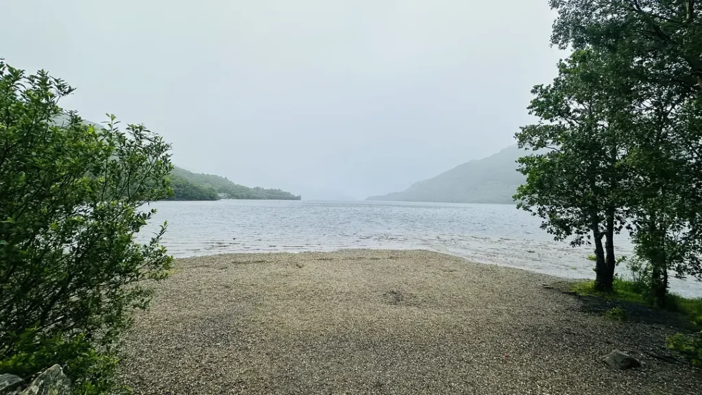 Loch Lomond vu de la plage, Ecosse, Royaume Uni