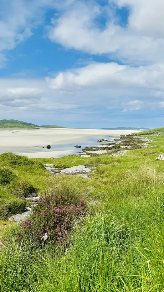 Plage de sable blanc scintillant sur l'ile de Harris, Hebrides extérieures, Ecosse, Royaume Uni